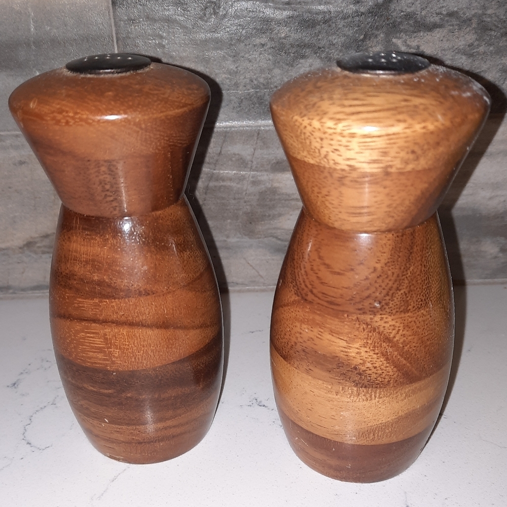 Wooden Black Walnut Salt and Pepper Shaker Set Excellent Used Condition